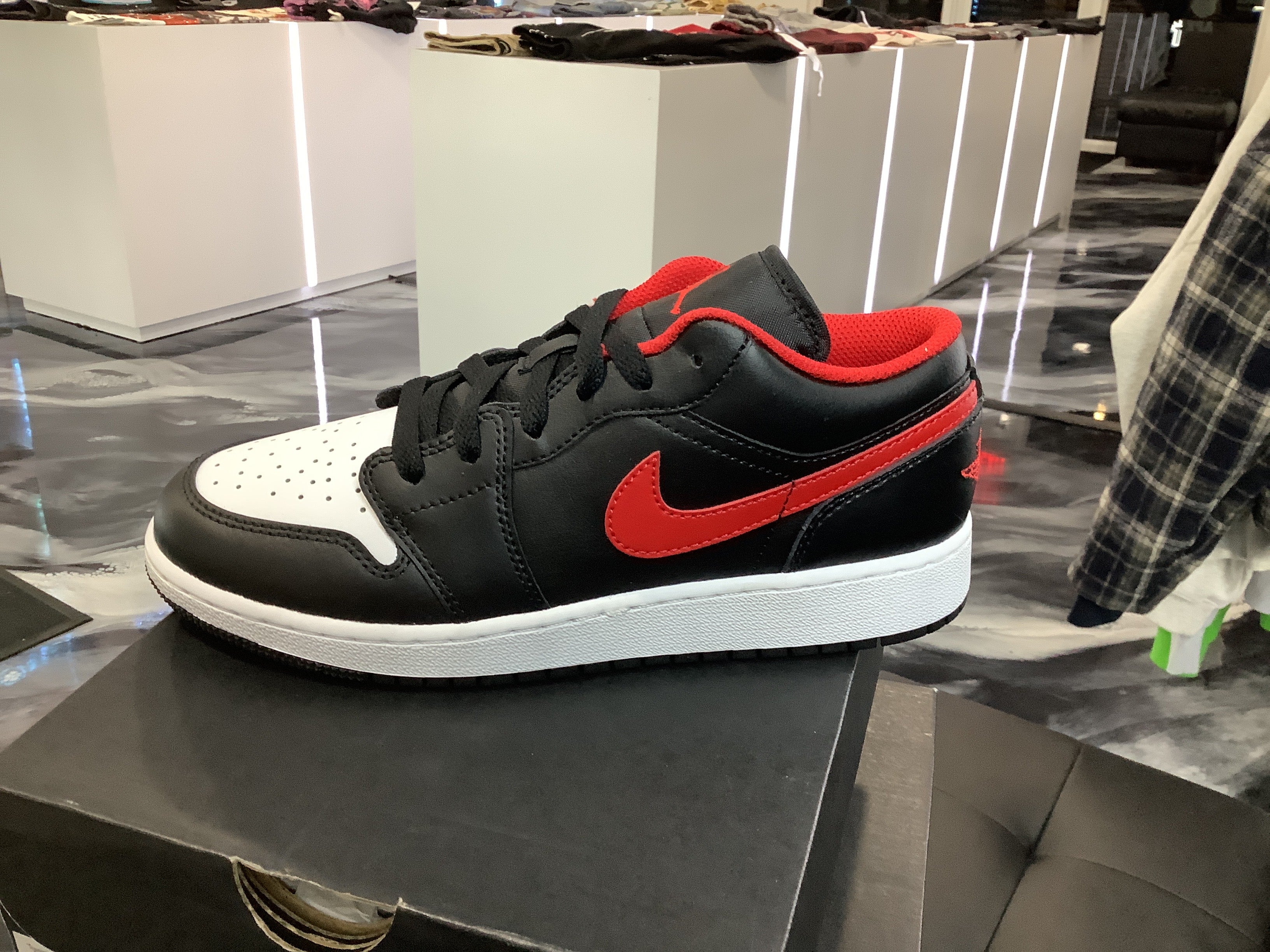 Air Jordan 1 Low - White Toe